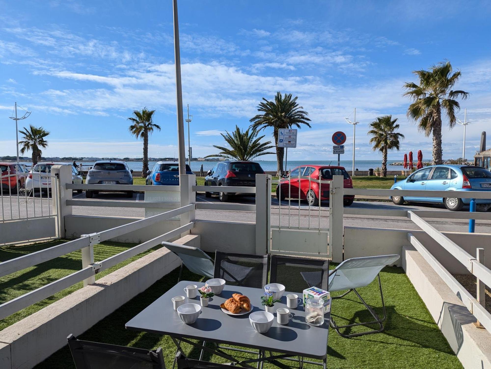 Sol-Y-Days Goeland, Appartement Avec Terrasse Front De Mer Et Place De Parking En Centre-Ville Le Grau-du-Roi Kültér fotó